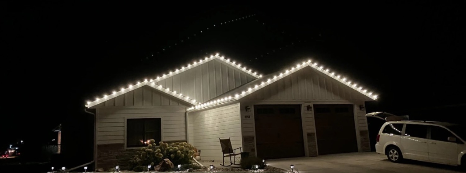 Basic roof edge Christmas lights on a single-story home