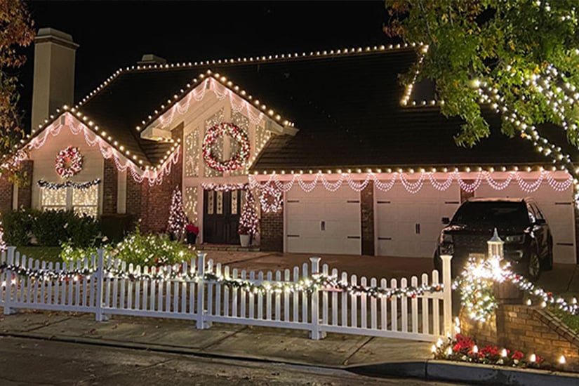 Example of ridge roofline Christmas lights on a home